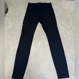 Lululemon high rise leggings, with pockets. Size 6